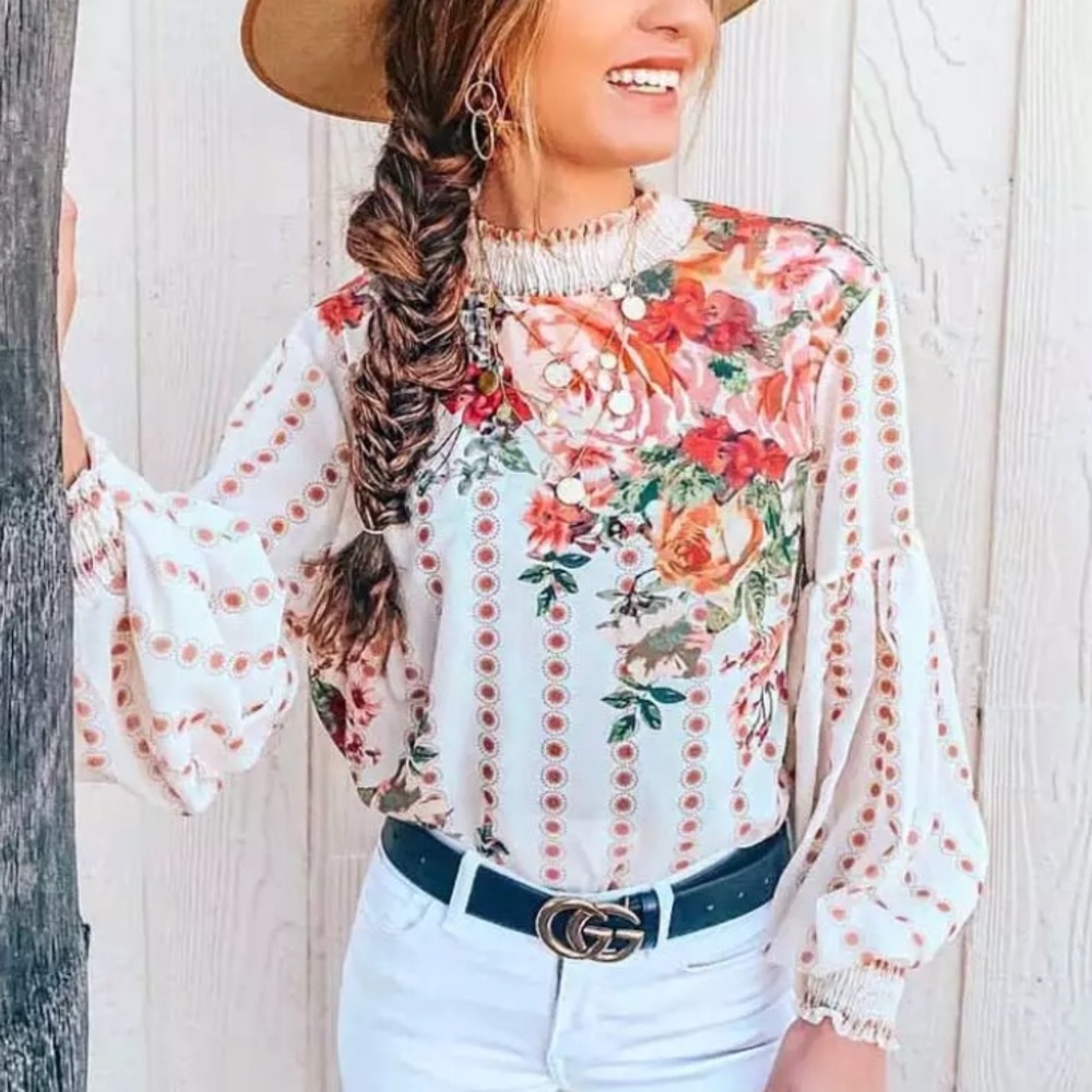 “Talia”Floral blouse - Picture 2 of 16